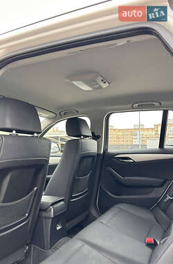 Позашляховик / Кросовер BMW X1 2013 в 