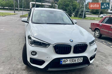 Позашляховик / Кросовер BMW X1 2018 в 
