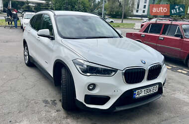 Позашляховик / Кросовер BMW X1 2018 в 