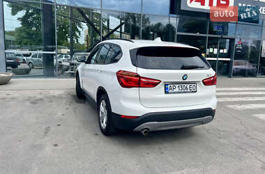 Позашляховик / Кросовер BMW X1 2018 в 