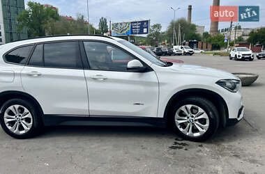 Позашляховик / Кросовер BMW X1 2018 в 