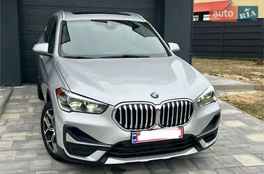 Позашляховик / Кросовер BMW X1 2020 в 