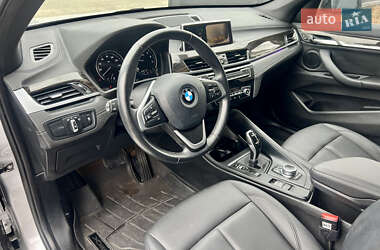 Позашляховик / Кросовер BMW X1 2020 в 
