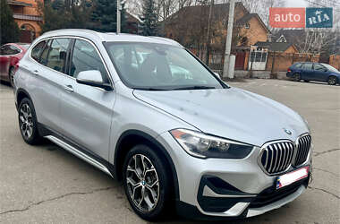 Позашляховик / Кросовер BMW X1 2020 в 