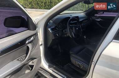 Внедорожник / Кроссовер BMW X1 2017 в 