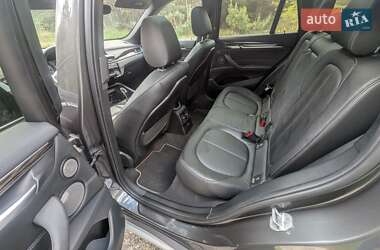 Позашляховик / Кросовер BMW X1 2019 в 