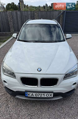 Позашляховик / Кросовер BMW X1 2013 в 