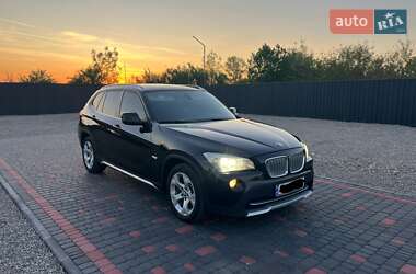 Позашляховик / Кросовер BMW X1 2010 в 
