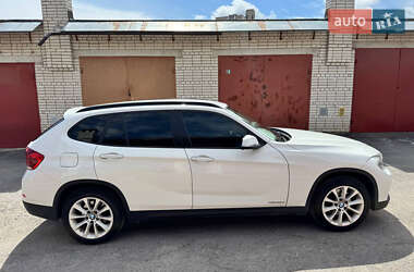 Позашляховик / Кросовер BMW X1 2012 в 