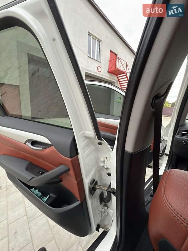 Позашляховик / Кросовер BMW X1 2010 в Зарічному фото 19 Позашляховик / Кросовер BMW X1 2010 в Зарічному