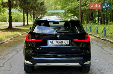 Позашляховик / Кросовер BMW X1 2023 в 