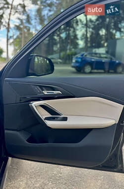 Позашляховик / Кросовер BMW X1 2023 в 