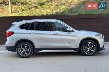 Позашляховик / Кросовер BMW X1 2016 в 