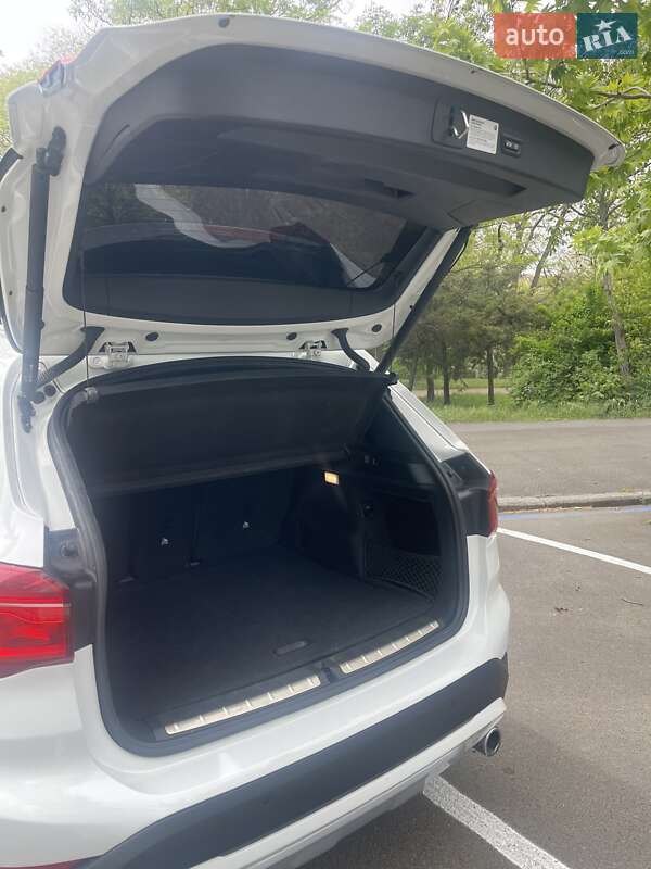Внедорожник / Кроссовер BMW X1 2019 в Одессе