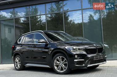 Позашляховик / Кросовер BMW X1 2017 в 