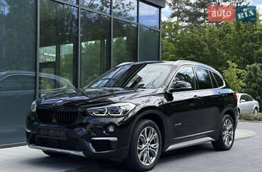Позашляховик / Кросовер BMW X1 2017 в 