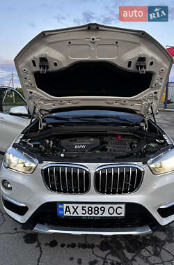 Позашляховик / Кросовер BMW X1 2017 в 