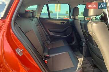 Позашляховик / Кросовер BMW X1 2012 в 