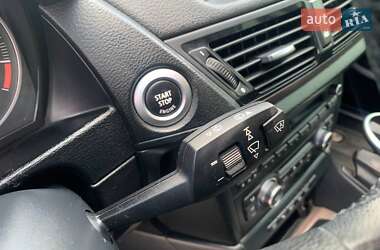 Позашляховик / Кросовер BMW X1 2012 в 