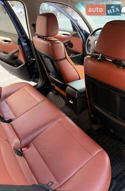 Внедорожник / Кроссовер BMW X1 2010 в 