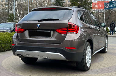 Позашляховик / Кросовер BMW X1 2013 в 