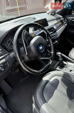 Внедорожник / Кроссовер BMW X1 2017 в 