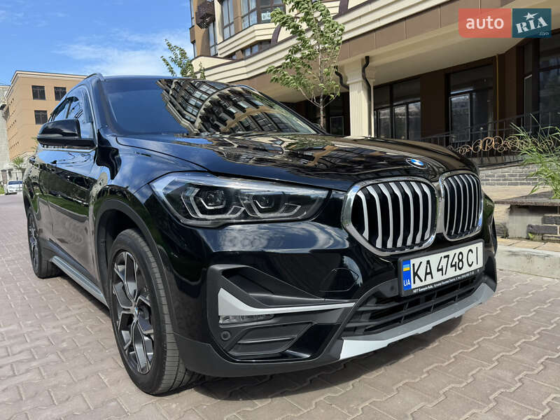 Внедорожник / Кроссовер BMW X1 2020 в 