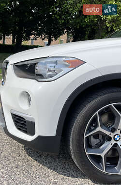 Позашляховик / Кросовер BMW X1 2018 в 