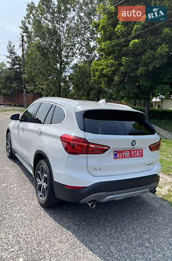 Позашляховик / Кросовер BMW X1 2018 в 
