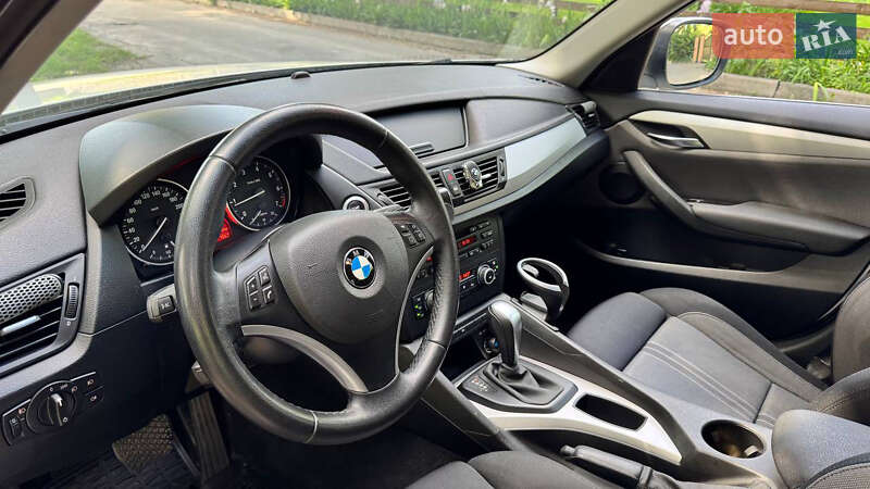 Внедорожник / Кроссовер BMW X1 2010 в Киеве
