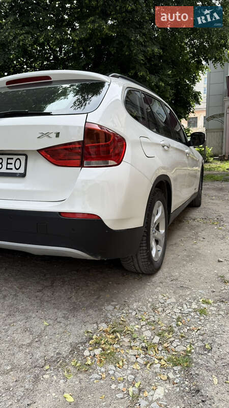 Позашляховик / Кросовер BMW X1 2011 в Чернівцях