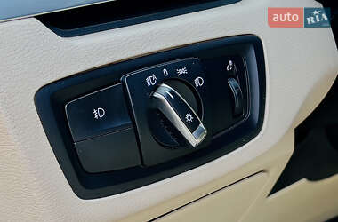 Позашляховик / Кросовер BMW X1 2016 в 