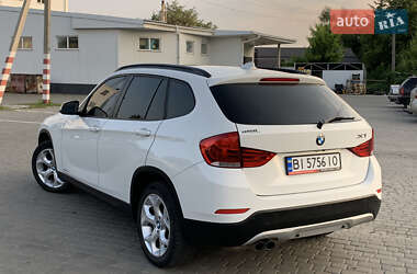 Позашляховик / Кросовер BMW X1 2015 в 