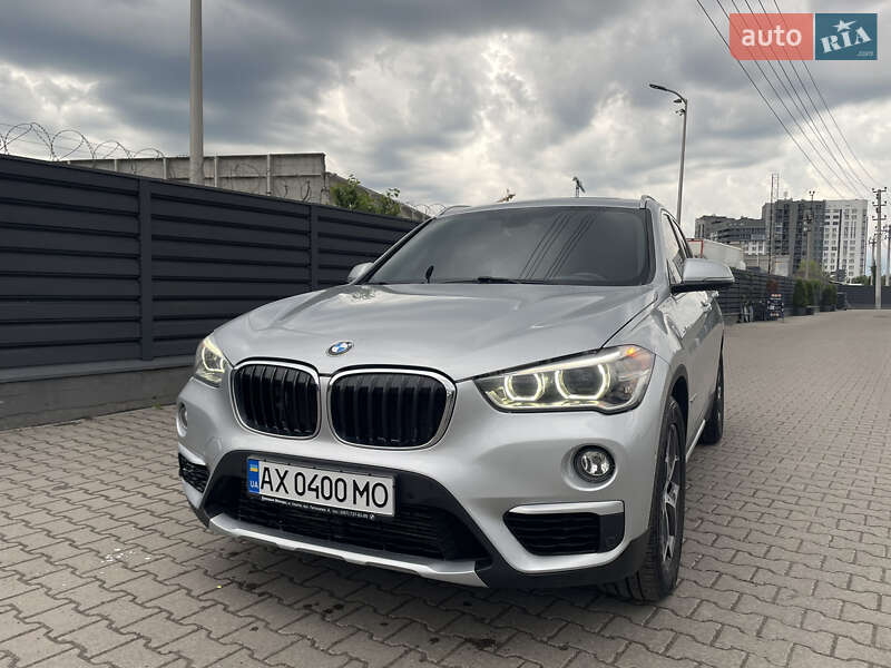 Внедорожник / Кроссовер BMW X1 2016 в 