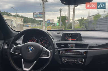 Внедорожник / Кроссовер BMW X1 2016 в 