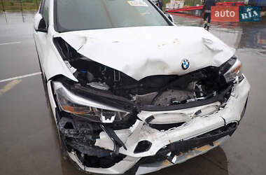 Внедорожник / Кроссовер BMW X1 2021 в 