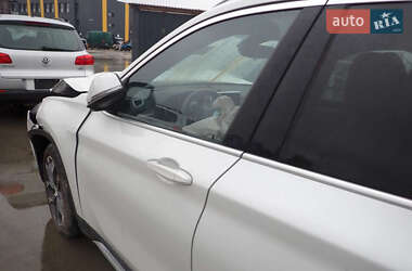 Внедорожник / Кроссовер BMW X1 2021 в 