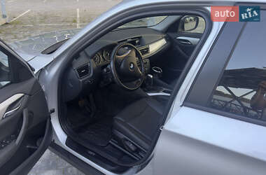 Позашляховик / Кросовер BMW X1 2009 в 