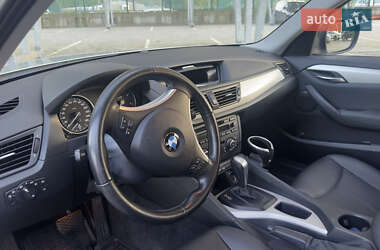 Позашляховик / Кросовер BMW X1 2009 в 