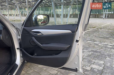 Позашляховик / Кросовер BMW X1 2009 в 