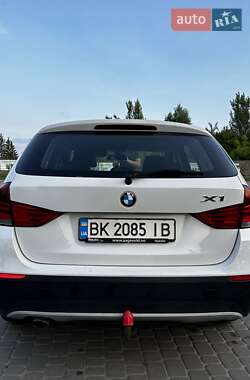 Внедорожник / Кроссовер BMW X1 2011 в 