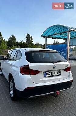 Внедорожник / Кроссовер BMW X1 2011 в 