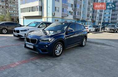 Внедорожник / Кроссовер BMW X1 2018 в 