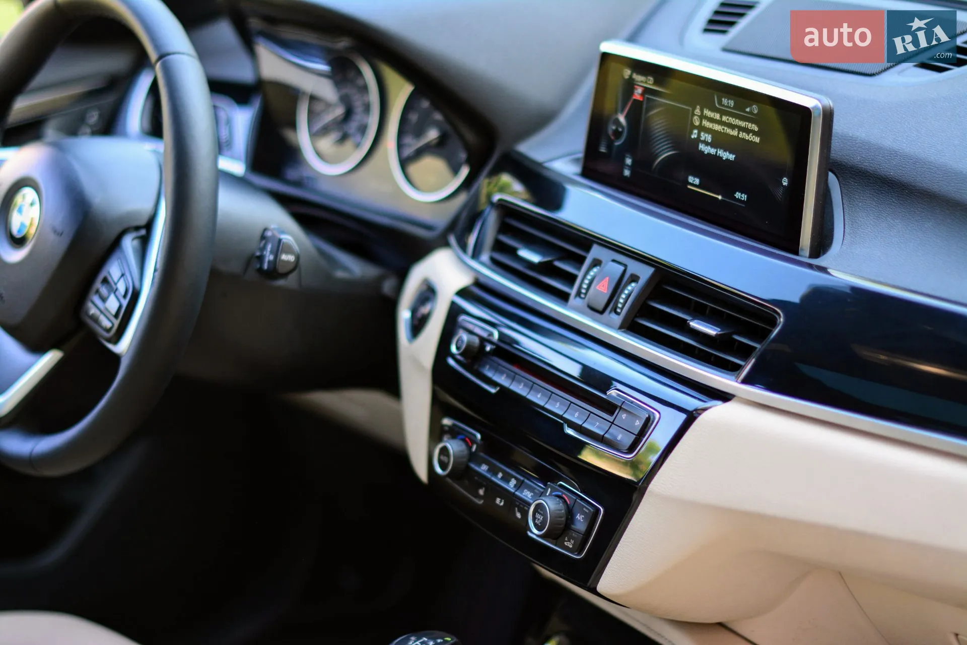 2016 BMW X1 - мініатюра 17