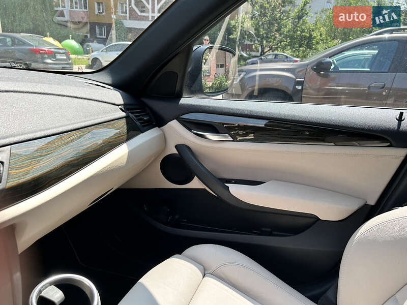 Внедорожник / Кроссовер BMW X1 2012 в Киеве