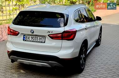 Внедорожник / Кроссовер BMW X1 2015 в 