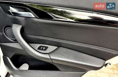 Внедорожник / Кроссовер BMW X1 2015 в 