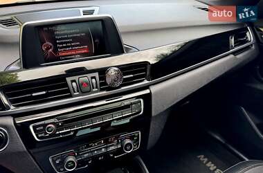 Внедорожник / Кроссовер BMW X1 2015 в 