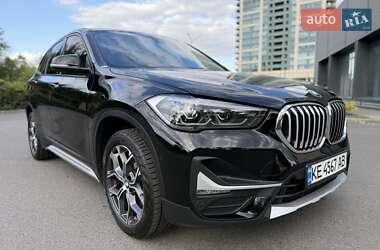 Позашляховик / Кросовер BMW X1 2020 в 