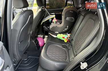 Позашляховик / Кросовер BMW X1 2020 в 